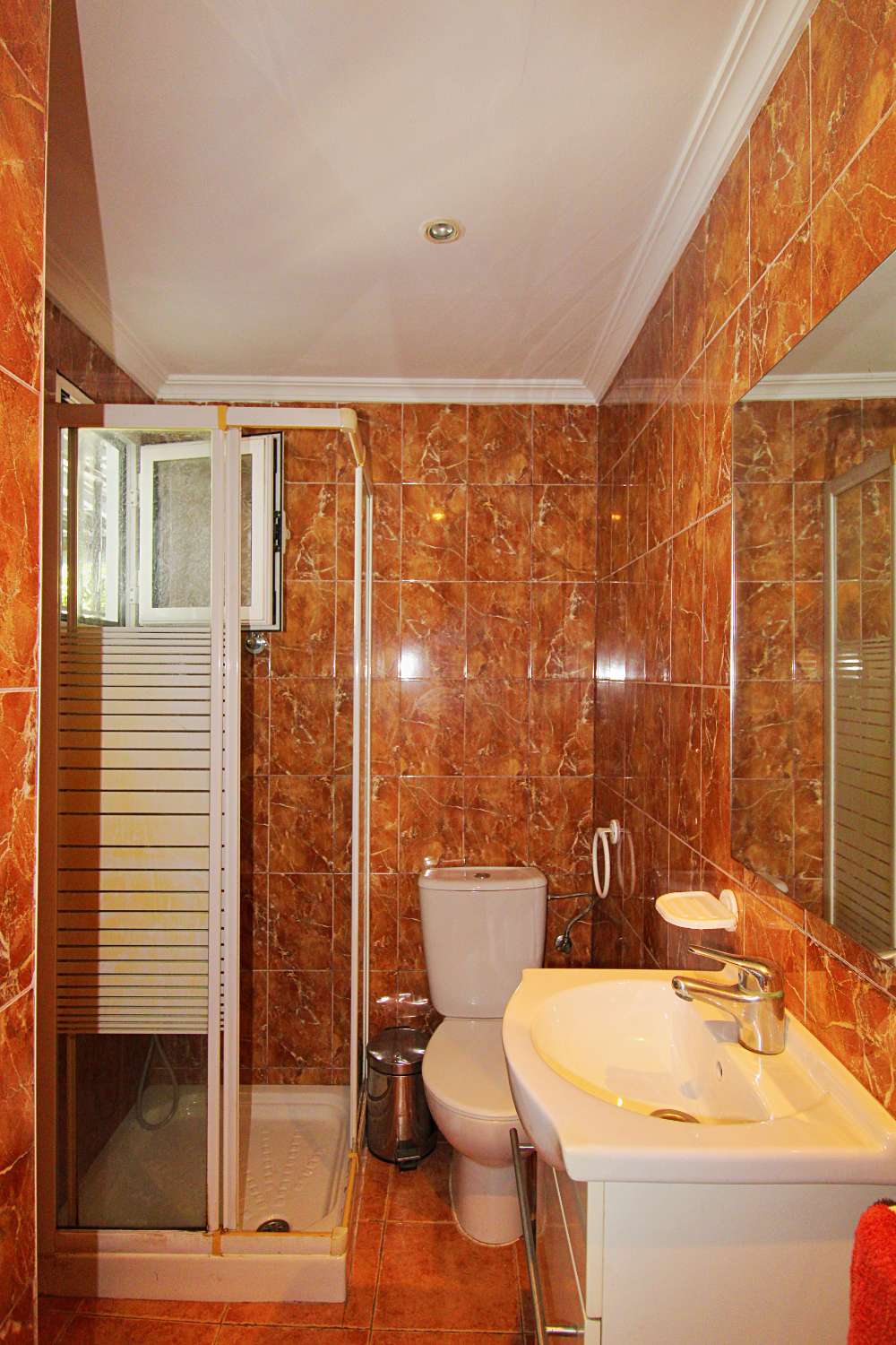 Amplio Apartamento en Planta Baja con Gran Patio en la Barriada El Peñón, Alhaurín de la Torre
