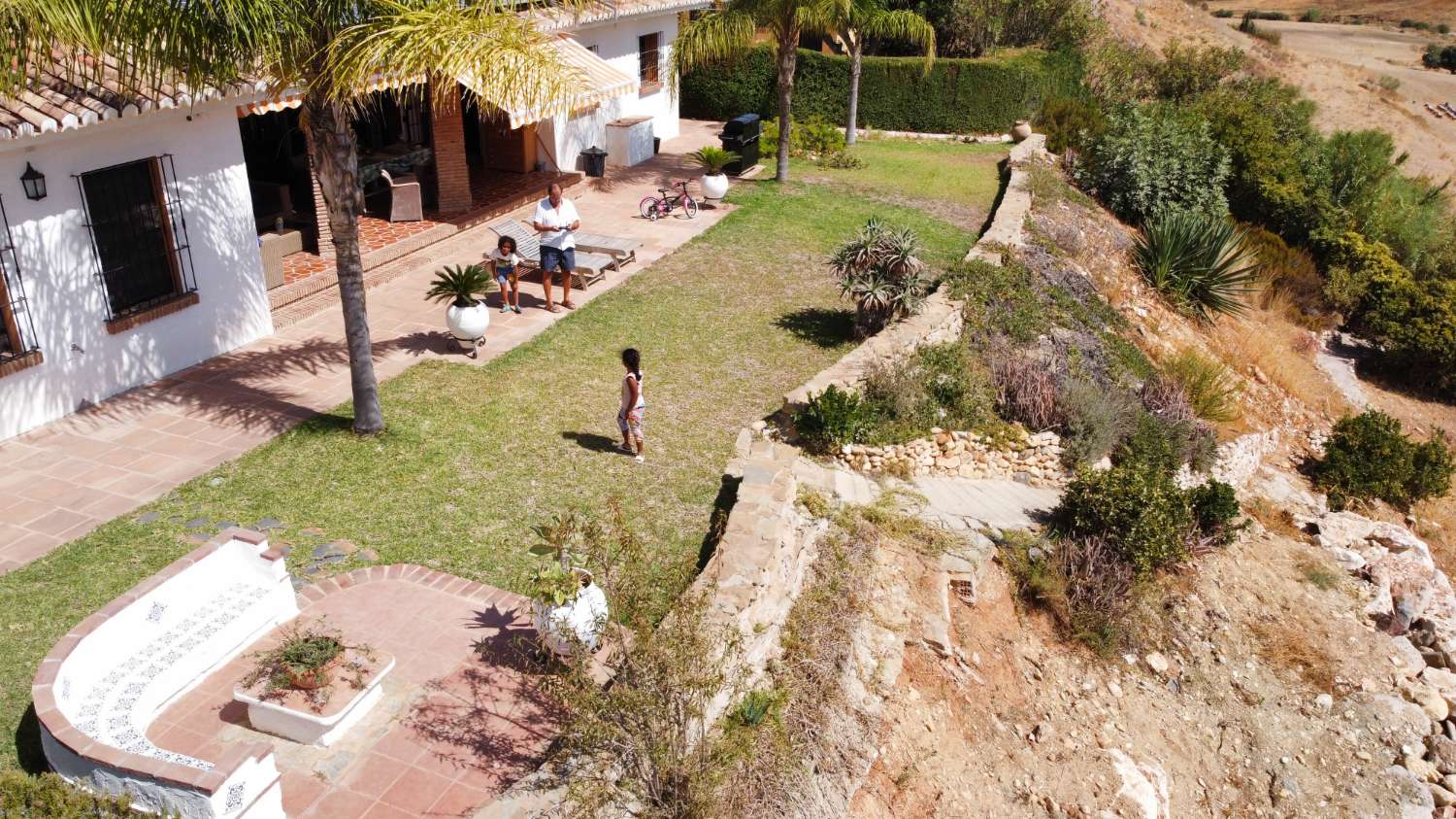 Exclusiva Finca de Ensueño en La Alquería – Privacidad, Vistas Panorámicas y Dos Viviendas en una Parcela de 10.000 m²