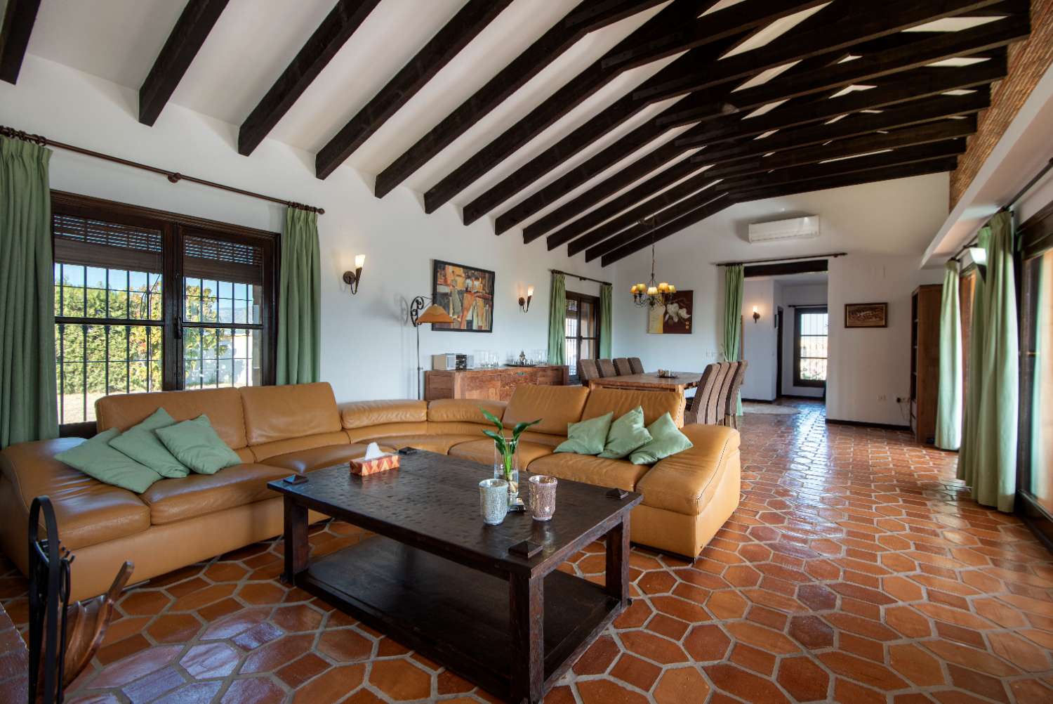 Exclusiva Finca de Ensueño en La Alquería – Privacidad, Vistas Panorámicas y Dos Viviendas en una Parcela de 10.000 m²