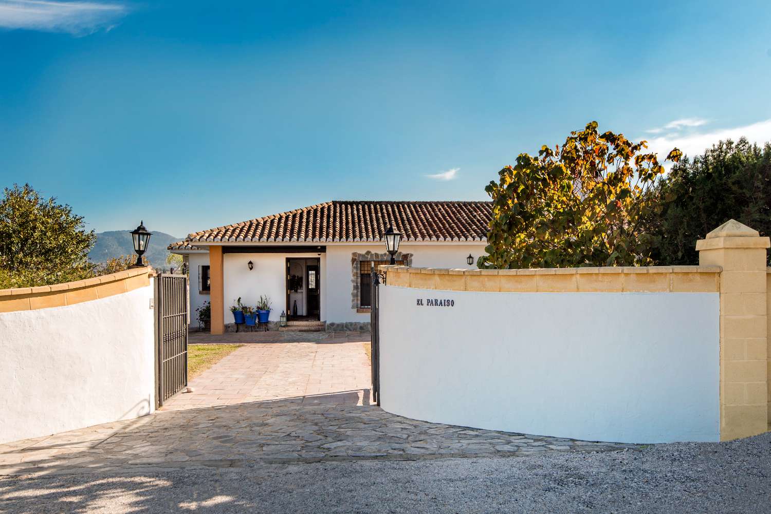 Exclusiva Finca de Ensueño en La Alquería – Privacidad, Vistas Panorámicas y Dos Viviendas en una Parcela de 10.000 m²