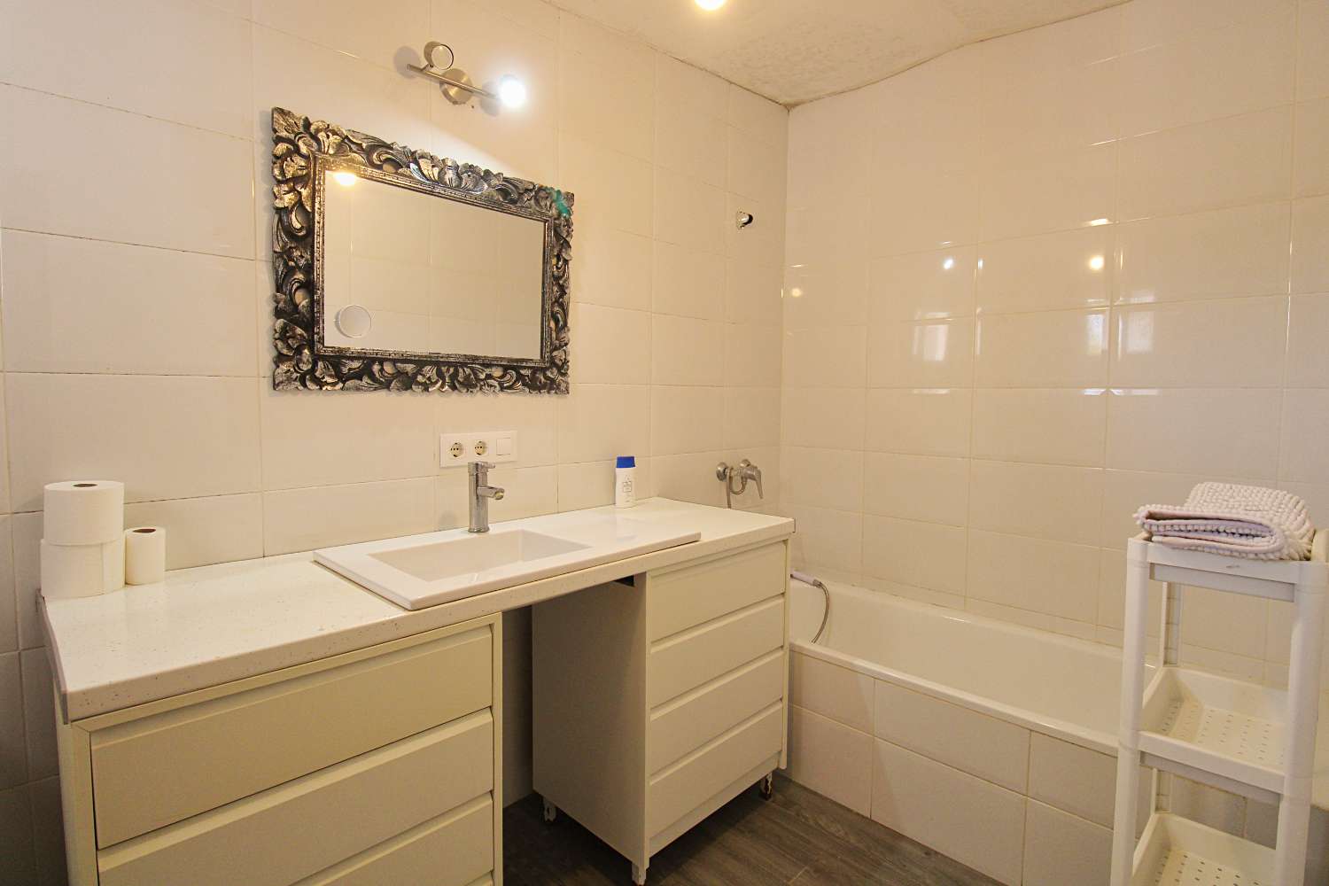 Acogedor Apartamento en Alquiler con Terraza en Santa Amalia, Alhaurín de la Torre