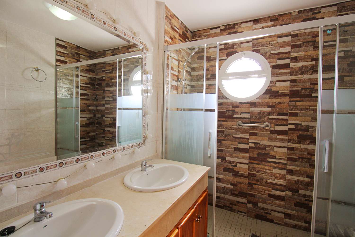 Exklusive Doppelhaushälfte mit Privatpool in Capellanía, Alhaurín de la Torre