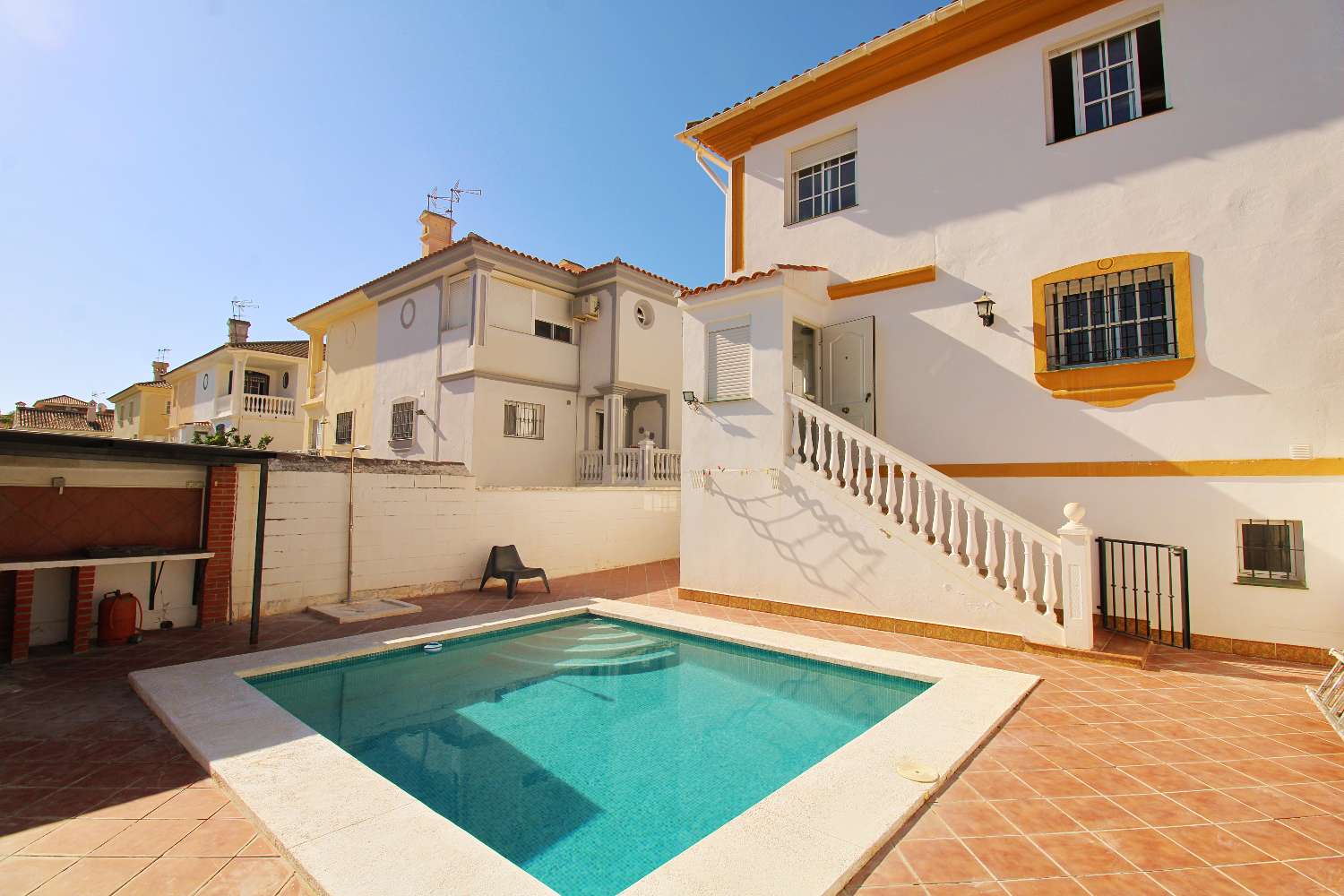 Exklusive Doppelhaushälfte mit Privatpool in Capellanía, Alhaurín de la Torre