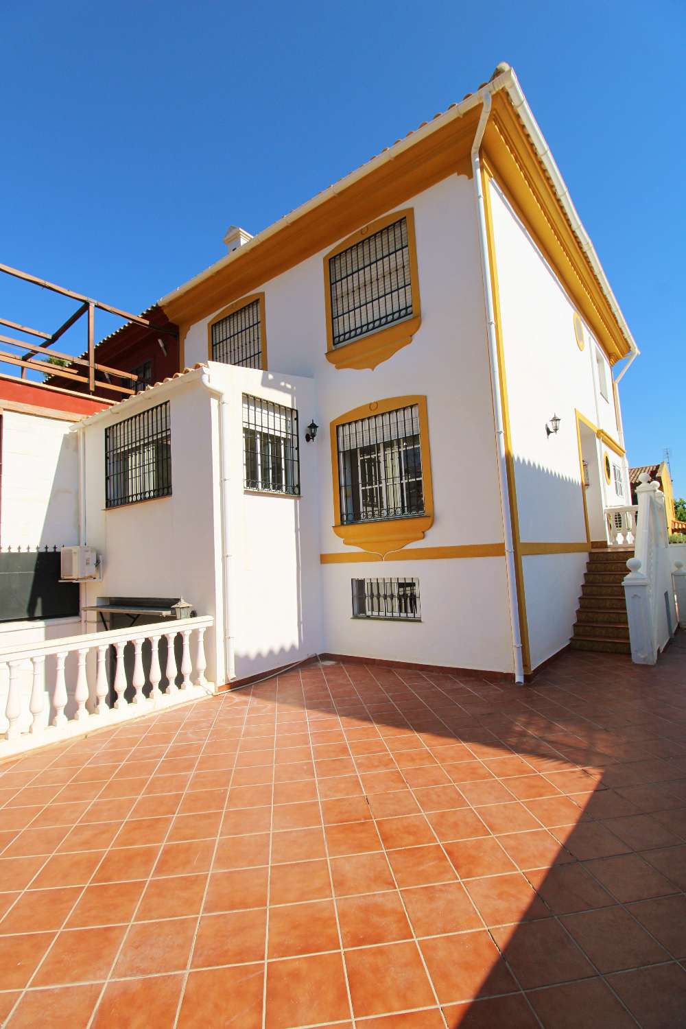 Exklusive Doppelhaushälfte mit Privatpool in Capellanía, Alhaurín de la Torre