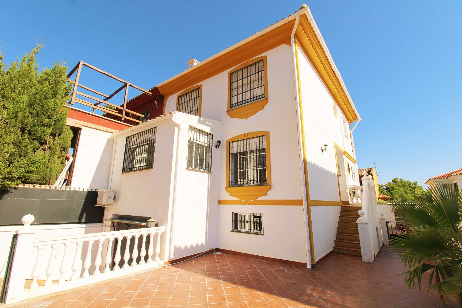Exklusive Doppelhaushälfte mit Privatpool in Capellanía, Alhaurín de la Torre