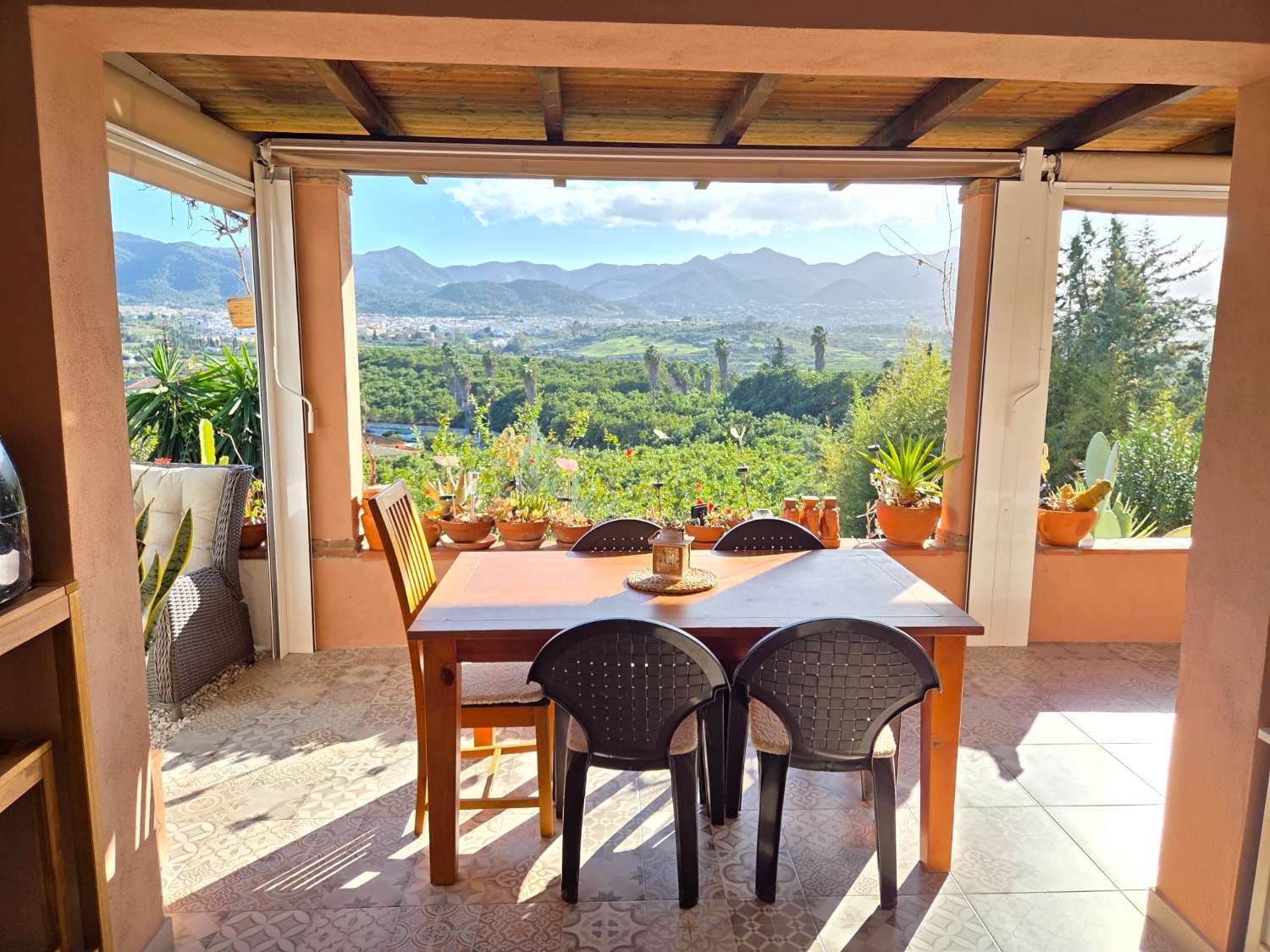 Exclusiva Villa de Diseño con Apartamento de Invitados, Piscina y Jacuzzi en El Lagar de las Pitas, Alhaurín de la Torre