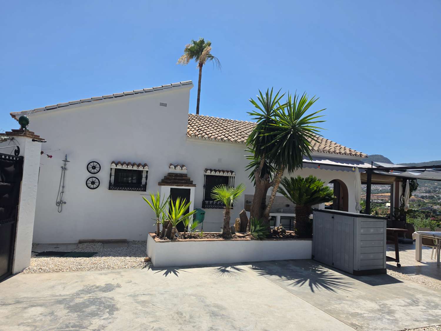 Exclusiva Villa de Diseño con Apartamento de Invitados, Piscina y Jacuzzi en El Lagar de las Pitas, Alhaurín de la Torre
