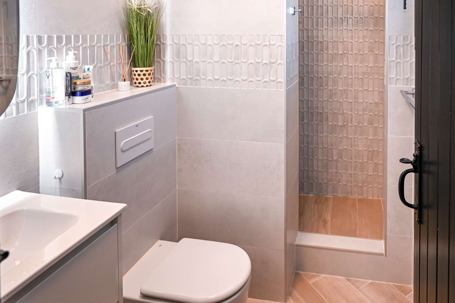 Exclusiva Villa de Diseño con Apartamento de Invitados, Piscina y Jacuzzi en El Lagar de las Pitas, Alhaurín de la Torre