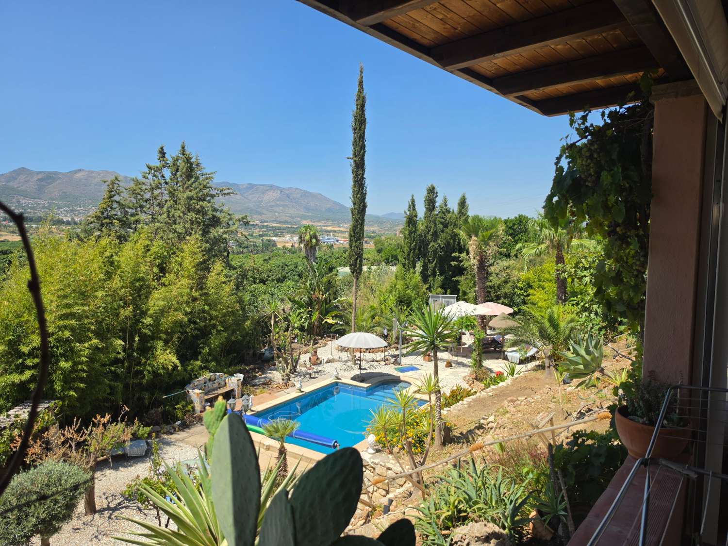Exclusiva Villa de Diseño con Apartamento de Invitados, Piscina y Jacuzzi en El Lagar de las Pitas, Alhaurín de la Torre