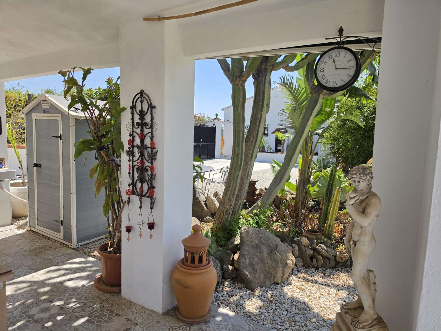 Exclusiva Villa de Diseño con Apartamento de Invitados, Piscina y Jacuzzi en El Lagar de las Pitas, Alhaurín de la Torre