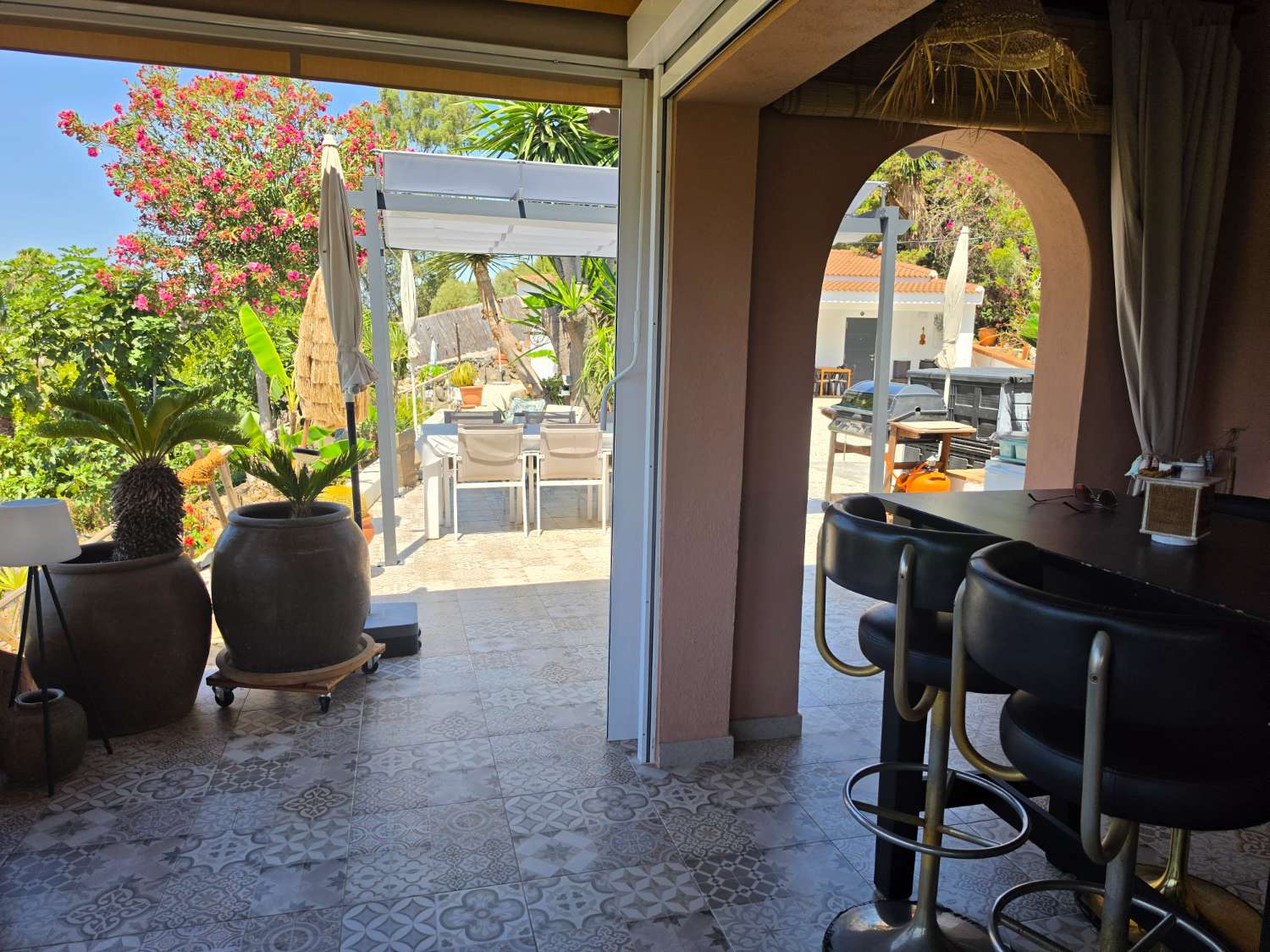 Exclusiva Villa de Diseño con Apartamento de Invitados, Piscina y Jacuzzi en El Lagar de las Pitas, Alhaurín de la Torre