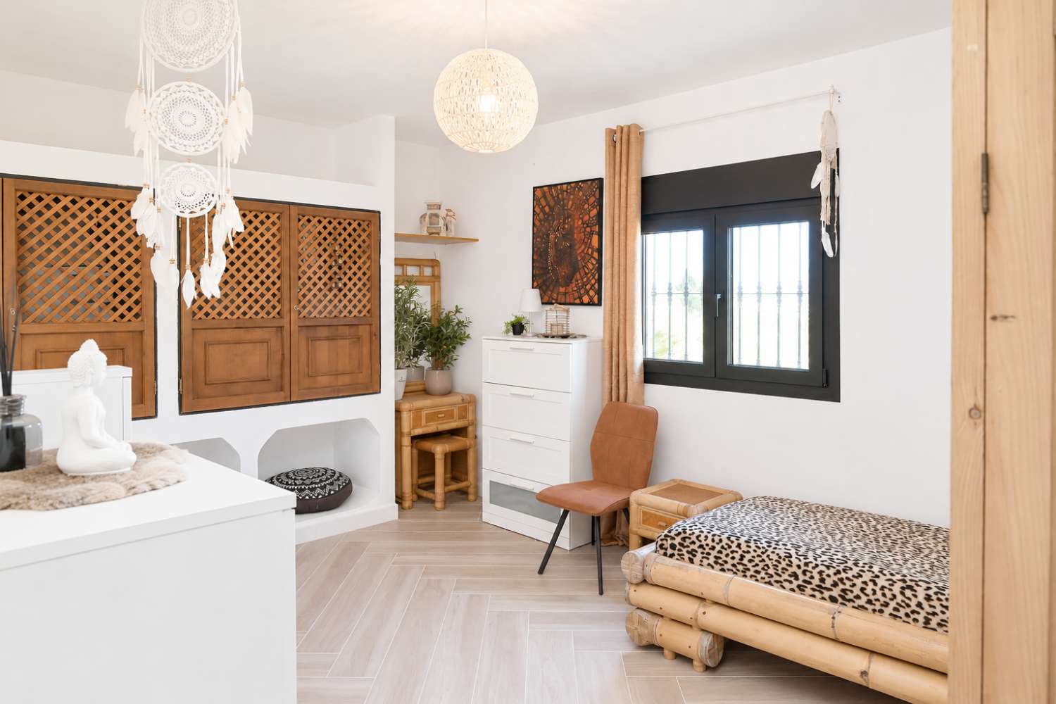 Exclusiva Villa de Diseño con Apartamento de Invitados, Piscina y Jacuzzi en El Lagar de las Pitas, Alhaurín de la Torre