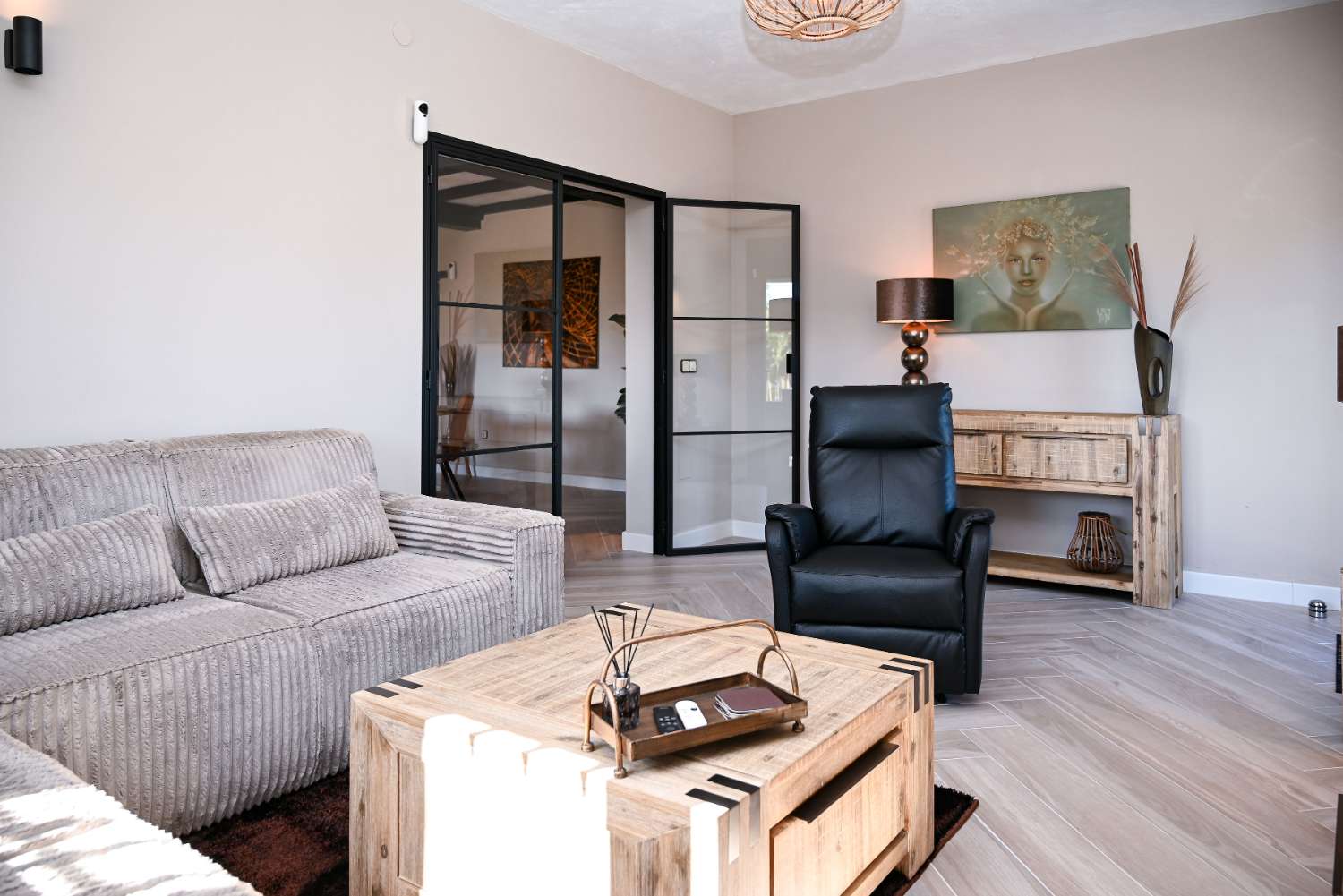 Exclusiva Villa de Diseño con Apartamento de Invitados, Piscina y Jacuzzi en El Lagar de las Pitas, Alhaurín de la Torre
