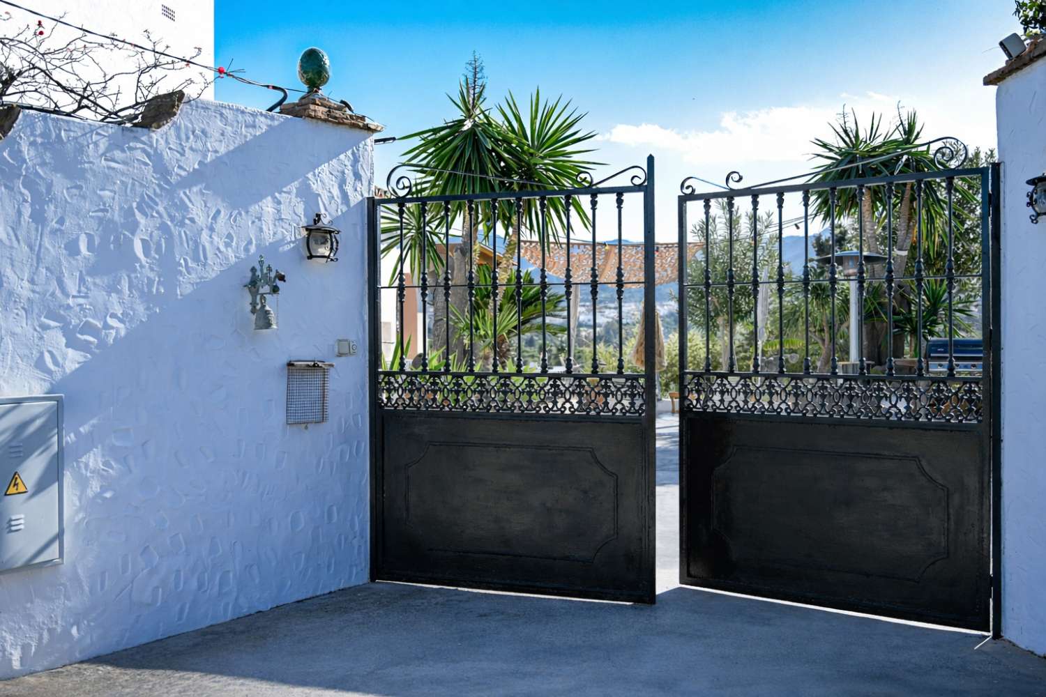 Exclusiva Villa de Diseño con Apartamento de Invitados, Piscina y Jacuzzi en El Lagar de las Pitas, Alhaurín de la Torre