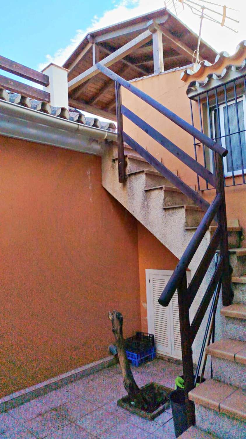 APARTAMENTO EN ALQUILER DE 3 DORMITORIOS EN EL PALO