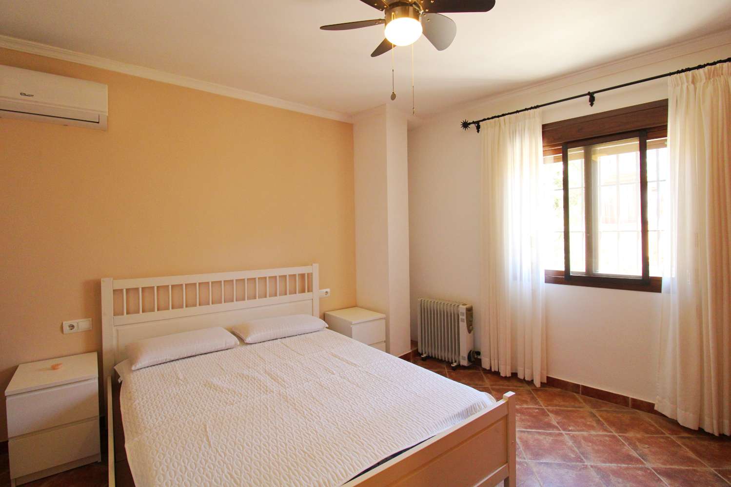 APARTAMENTO EN ALQUILER DE 3 DORMITORIOS EN EL PALO