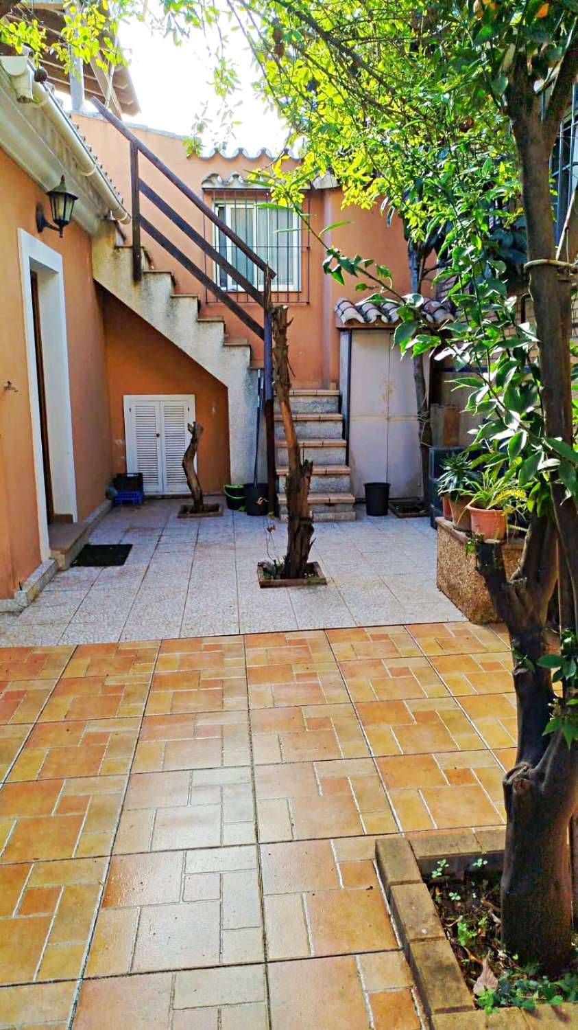 APARTAMENTO EN ALQUILER DE 3 DORMITORIOS EN EL PALO