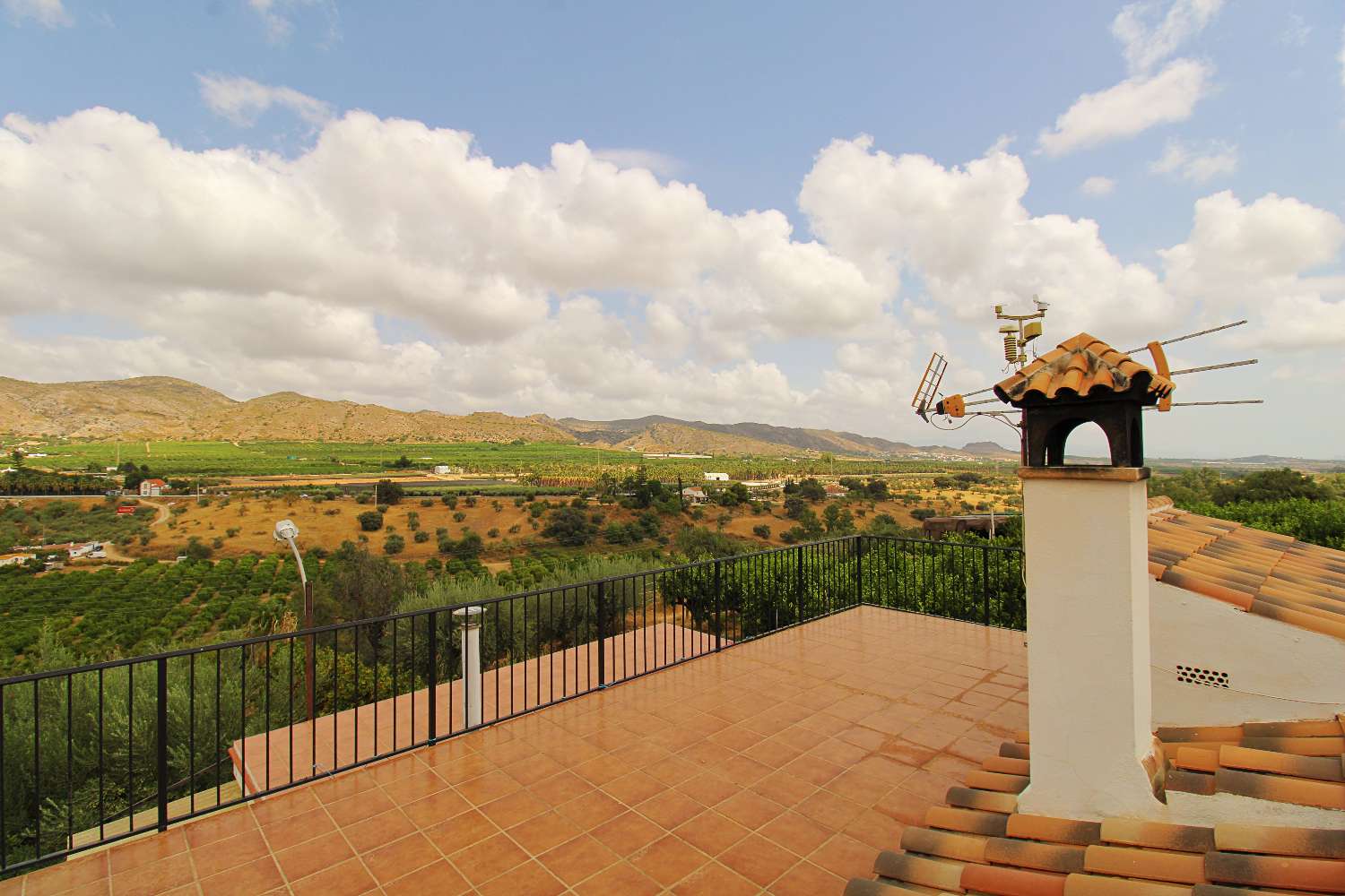 Encantadora finca rústica con vivienda, pozo legalizado y garaje en La Alquería, Alhaurín de la Torre