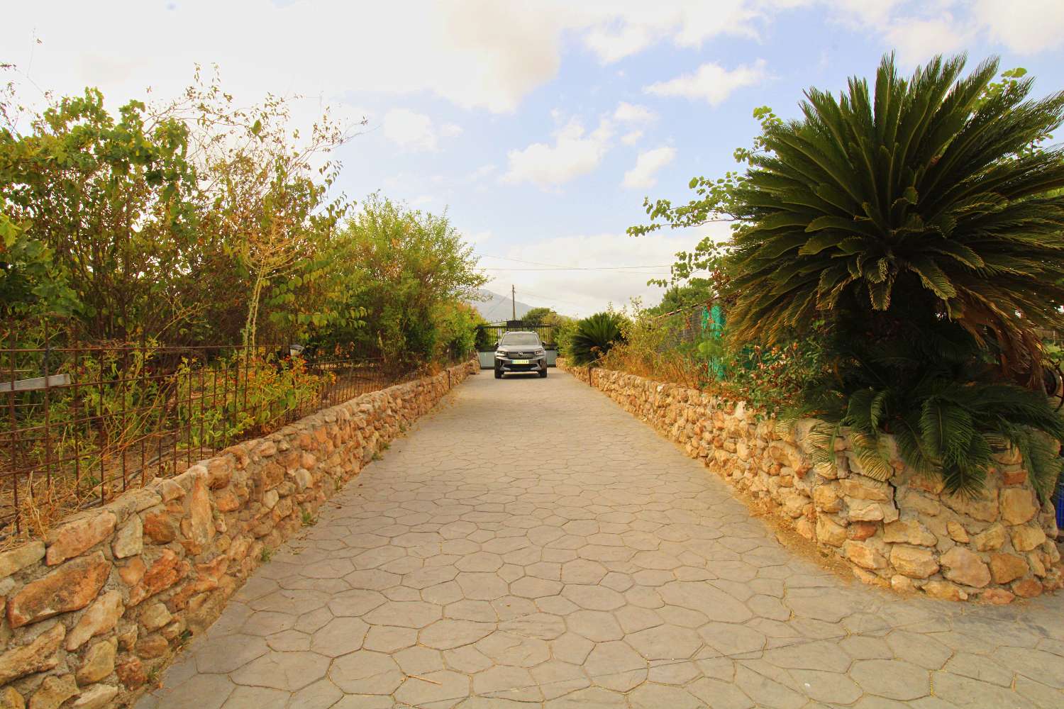 Encantadora finca rústica con vivienda, pozo legalizado y garaje en La Alquería, Alhaurín de la Torre