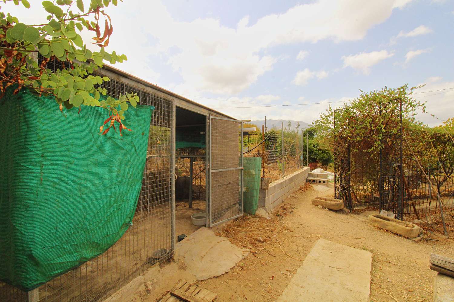 Encantadora finca rústica con vivienda, pozo legalizado y garaje en La Alquería, Alhaurín de la Torre