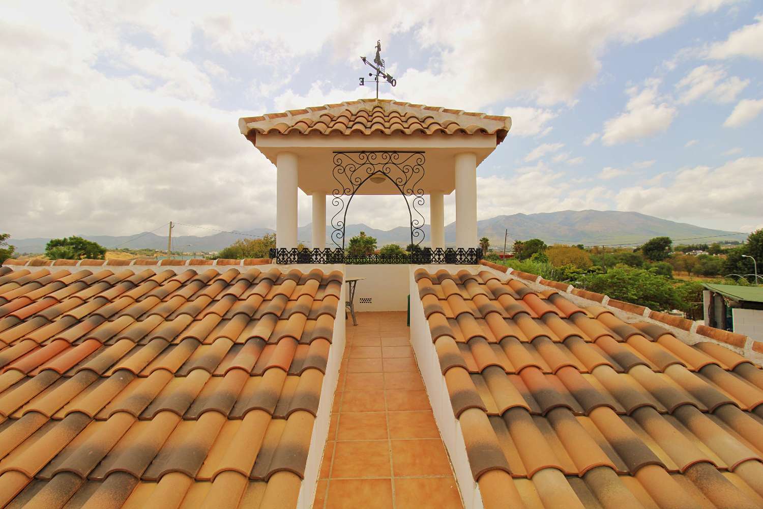 Encantadora finca rústica con vivienda, pozo legalizado y garaje en La Alquería, Alhaurín de la Torre