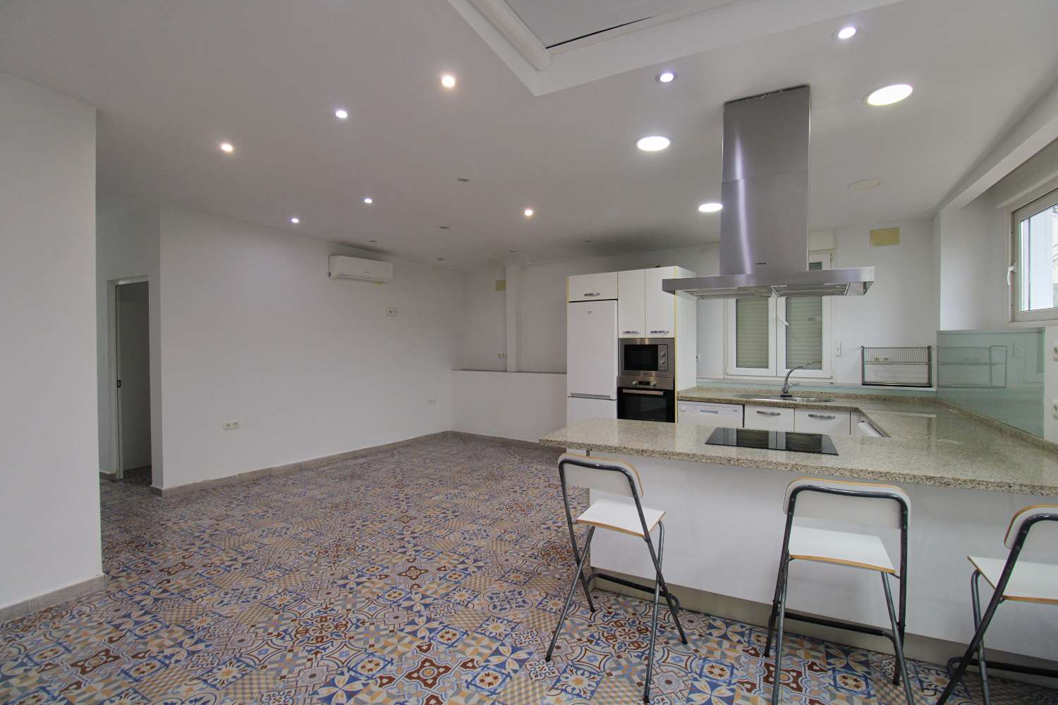Bungalow en El Lagar de las Pitas con Piscina y Terraza en Alquiler