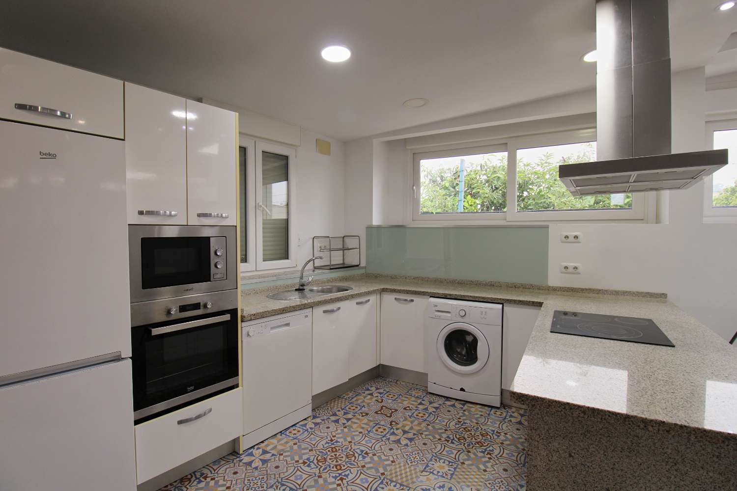 Bungalow en El Lagar de las Pitas con Piscina y Terraza en Alquiler