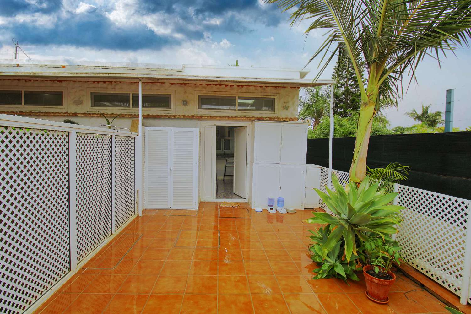 Bungalow en El Lagar de las Pitas con Piscina y Terraza en Alquiler