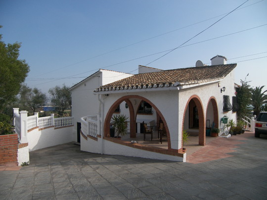 Villa exclusive à louer avec piscine et grande parcelle à Alhaurín de la Torre