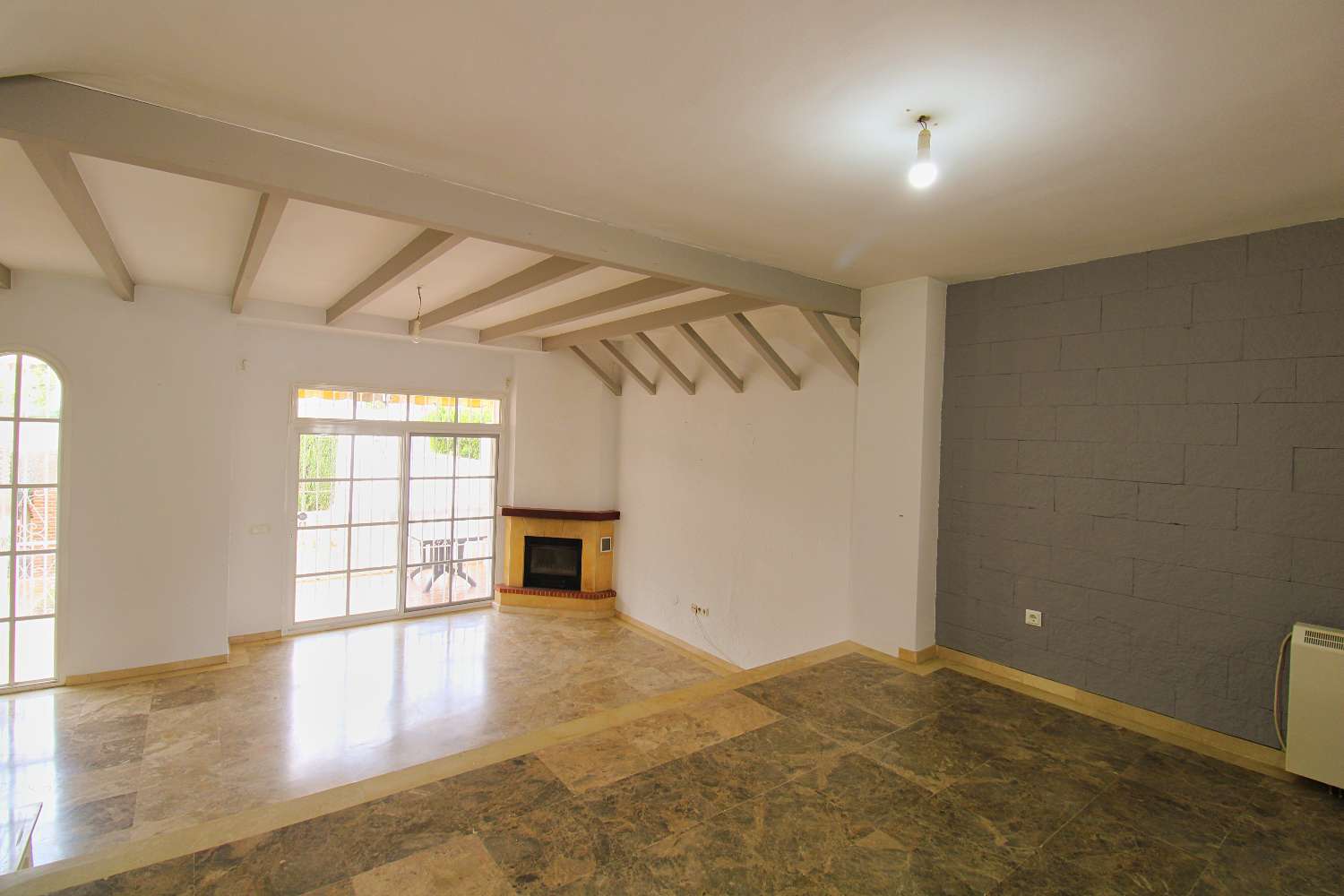 Maison de ville d'angle spacieuse avec un grand jardin à Capellanía – Alhaurín de la Torre !