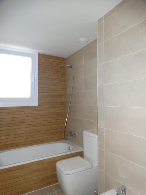 BEL APPARTEMENT DE 3 CHAMBRES AVEC PARKING AU CENTRE D'ALHAURÍN DE LA TORRE !