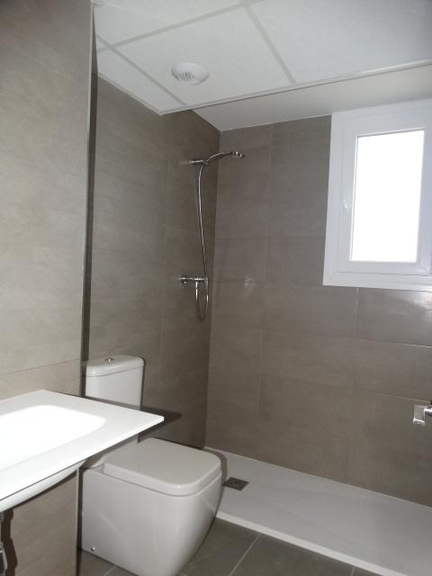 BEL APPARTEMENT DE 3 CHAMBRES AVEC PARKING AU CENTRE D'ALHAURÍN DE LA TORRE !