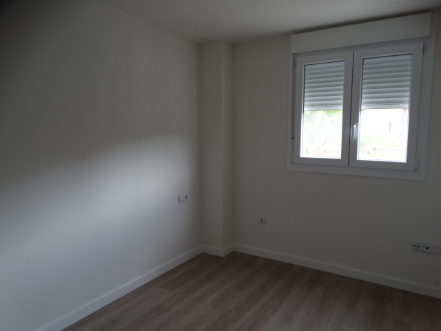 BEL APPARTEMENT DE 3 CHAMBRES AVEC PARKING AU CENTRE D'ALHAURÍN DE LA TORRE !