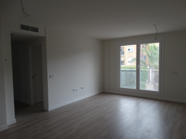 BEL APPARTEMENT DE 3 CHAMBRES AVEC PARKING AU CENTRE D'ALHAURÍN DE LA TORRE !