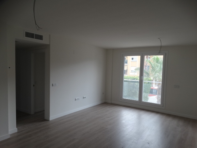 BEL APPARTEMENT DE 3 CHAMBRES AVEC PARKING AU CENTRE D'ALHAURÍN DE LA TORRE !