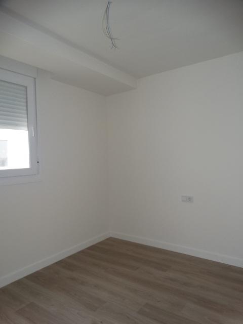 BEL APPARTEMENT DE 3 CHAMBRES AVEC PARKING AU CENTRE D'ALHAURÍN DE LA TORRE !