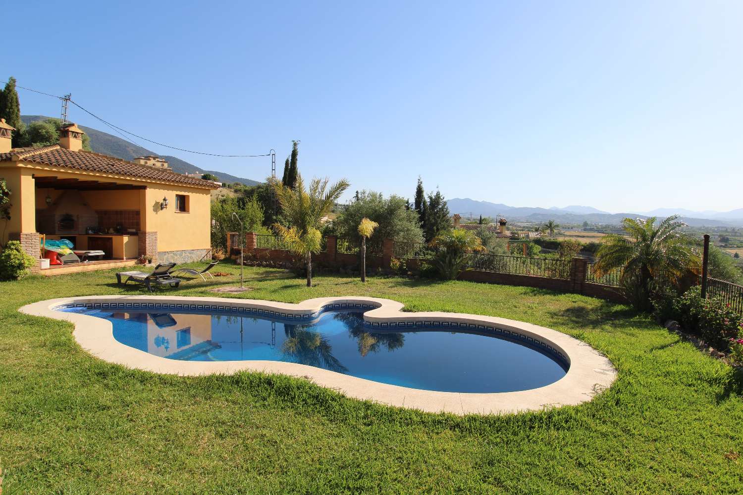 Nice rustic property located in Alhaurin el Grande.