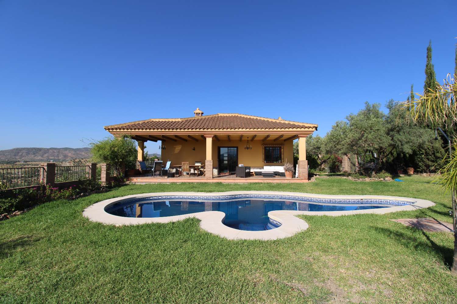 Nice rustic property located in Alhaurin el Grande.