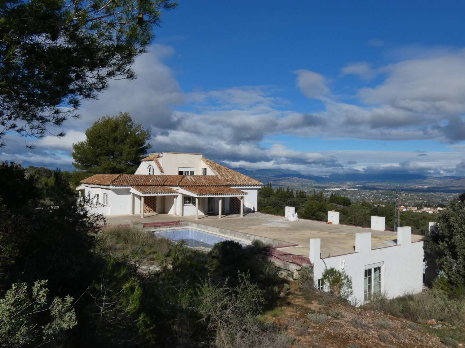 Villa sin terminar en venta en Alhaurín El Grande