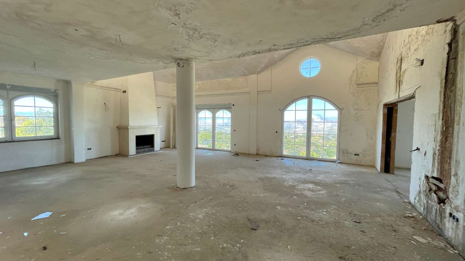 Unfinished villa for sale in Alhaurin El Grande