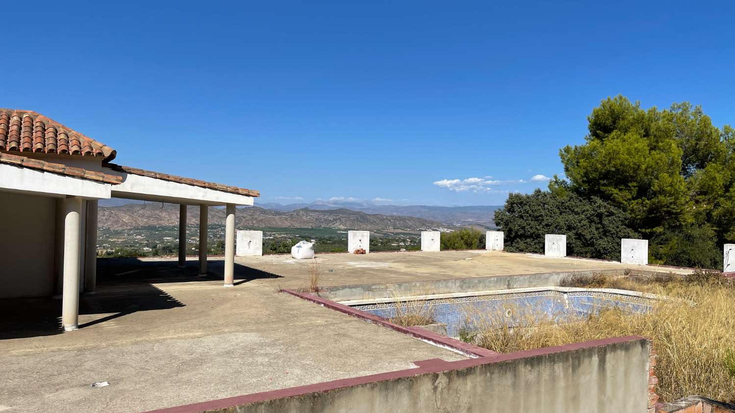 Villa sin terminar en venta en Alhaurín El Grande