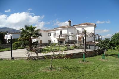 Unabhängige Villa in Pinos de Alhaurin.
