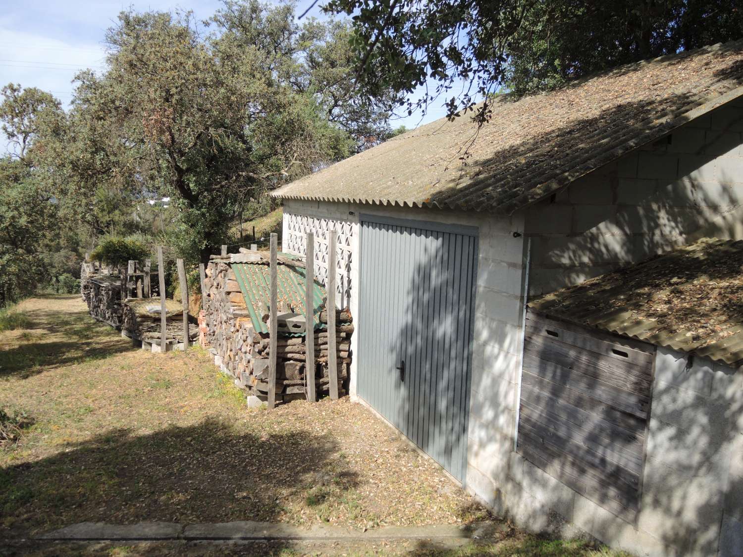 Large farm located in Alhaurin El Grande.