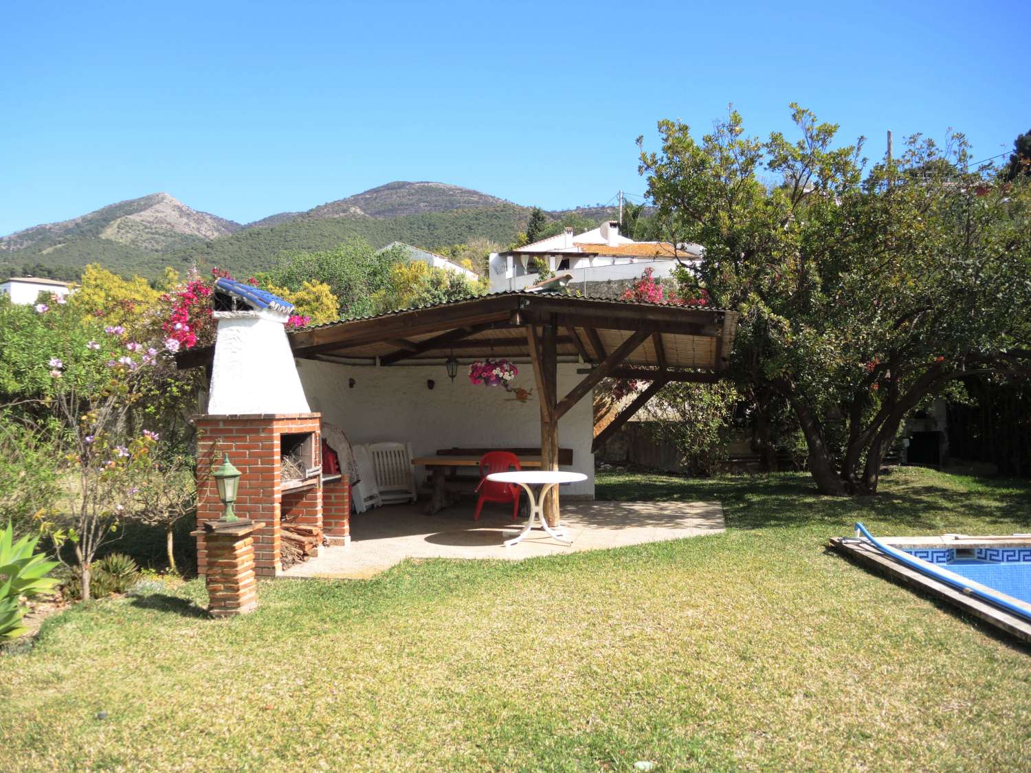 Large farm located in Alhaurin El Grande.