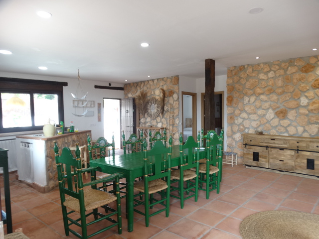 Independent villa for rent located in the Romeral