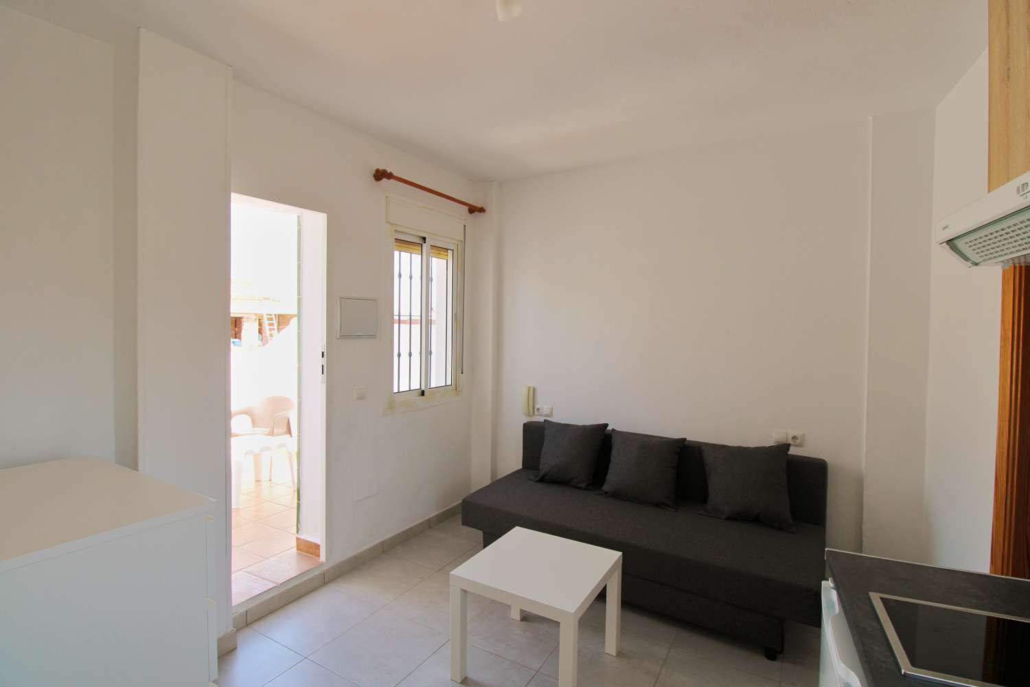 Studio apartment for rent in the town centre