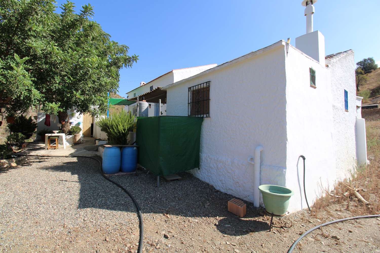 Finca con tres  casas independientes ideal para reformar para turismo rural