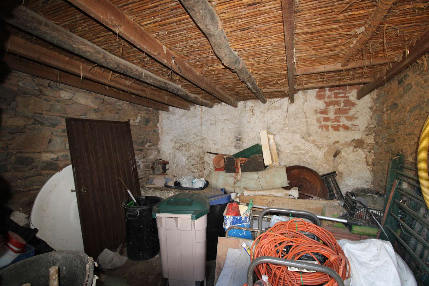 Finca con tres  casas independientes ideal para reformar para turismo rural