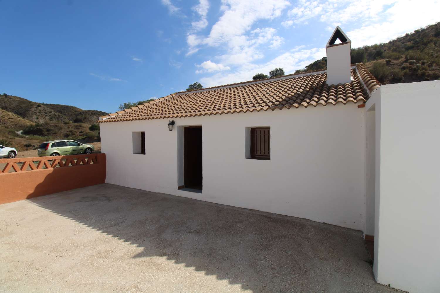 Finca con tres  casas independientes ideal para reformar para turismo rural