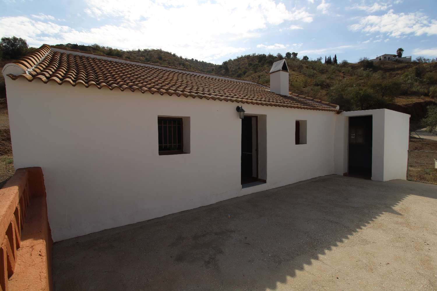 Finca con tres  casas independientes ideal para reformar para turismo rural